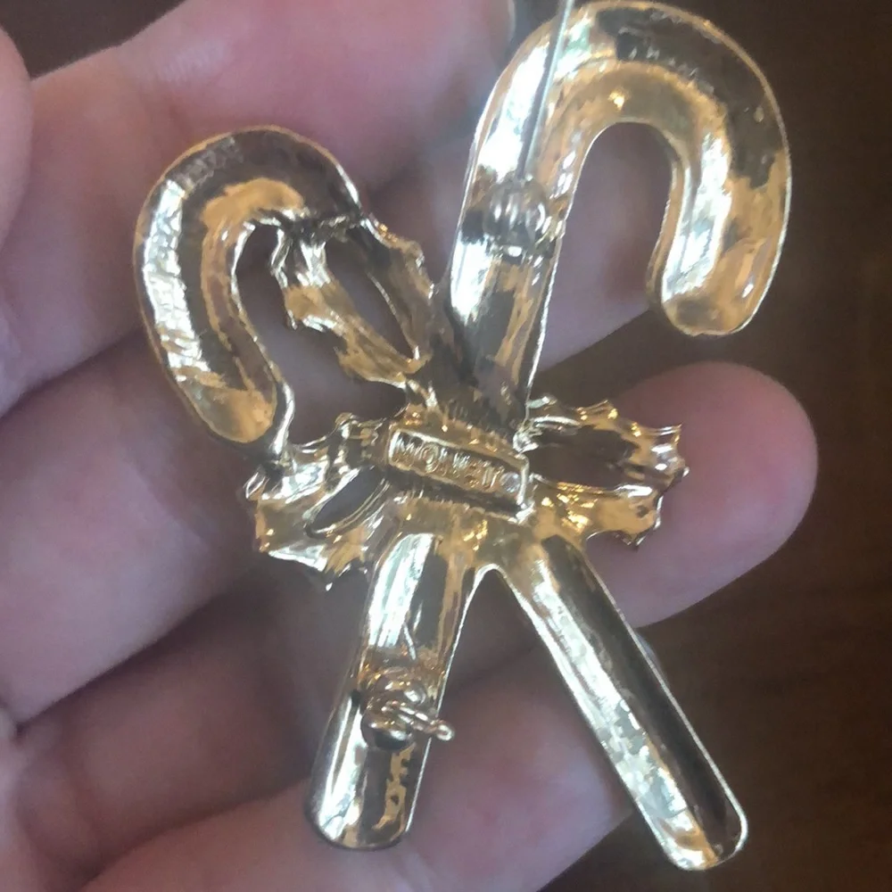 MONET DOUBLE CANDY CANE RHINESTONE GOLD TONE BROOCH RED WHITE GREEN NEW IN BOX